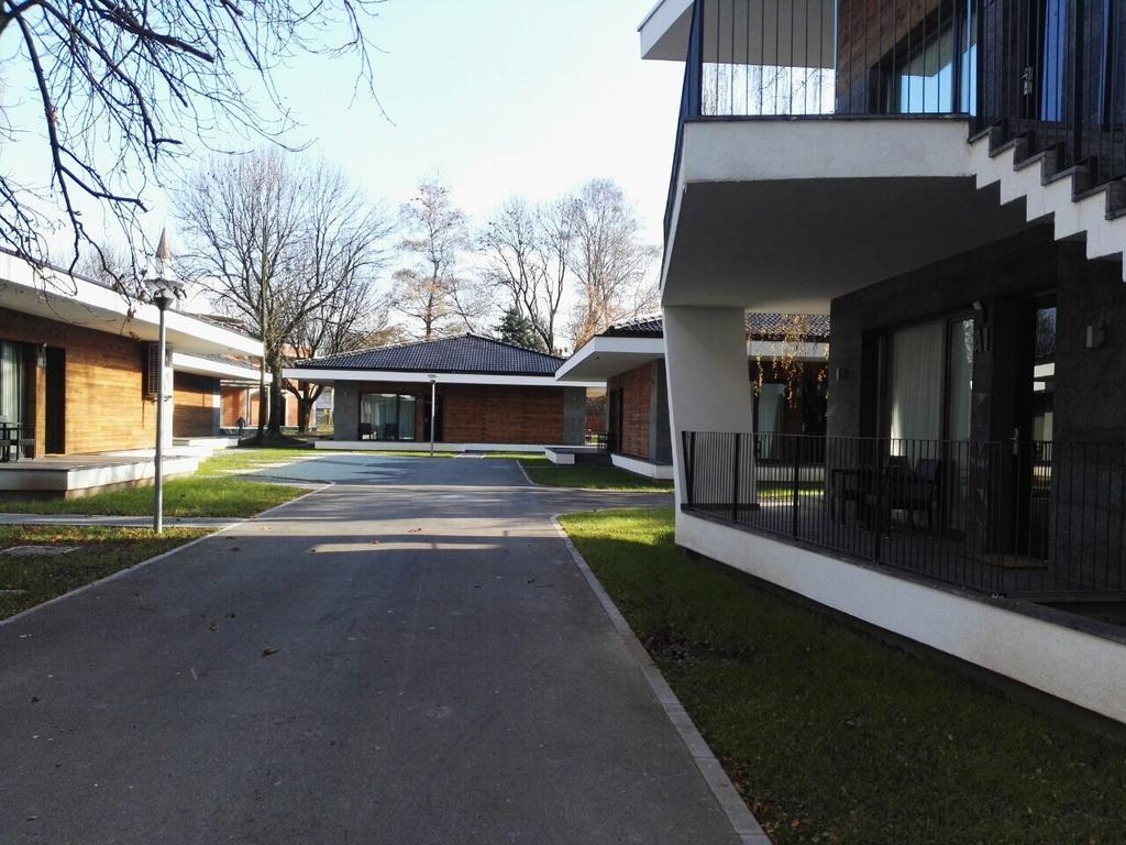 Villas And Apartments Oaza Ilidža Exteriör bild